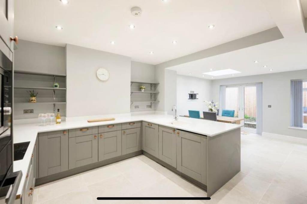 Three Storey Clifton Town House Bristol Exterior photo